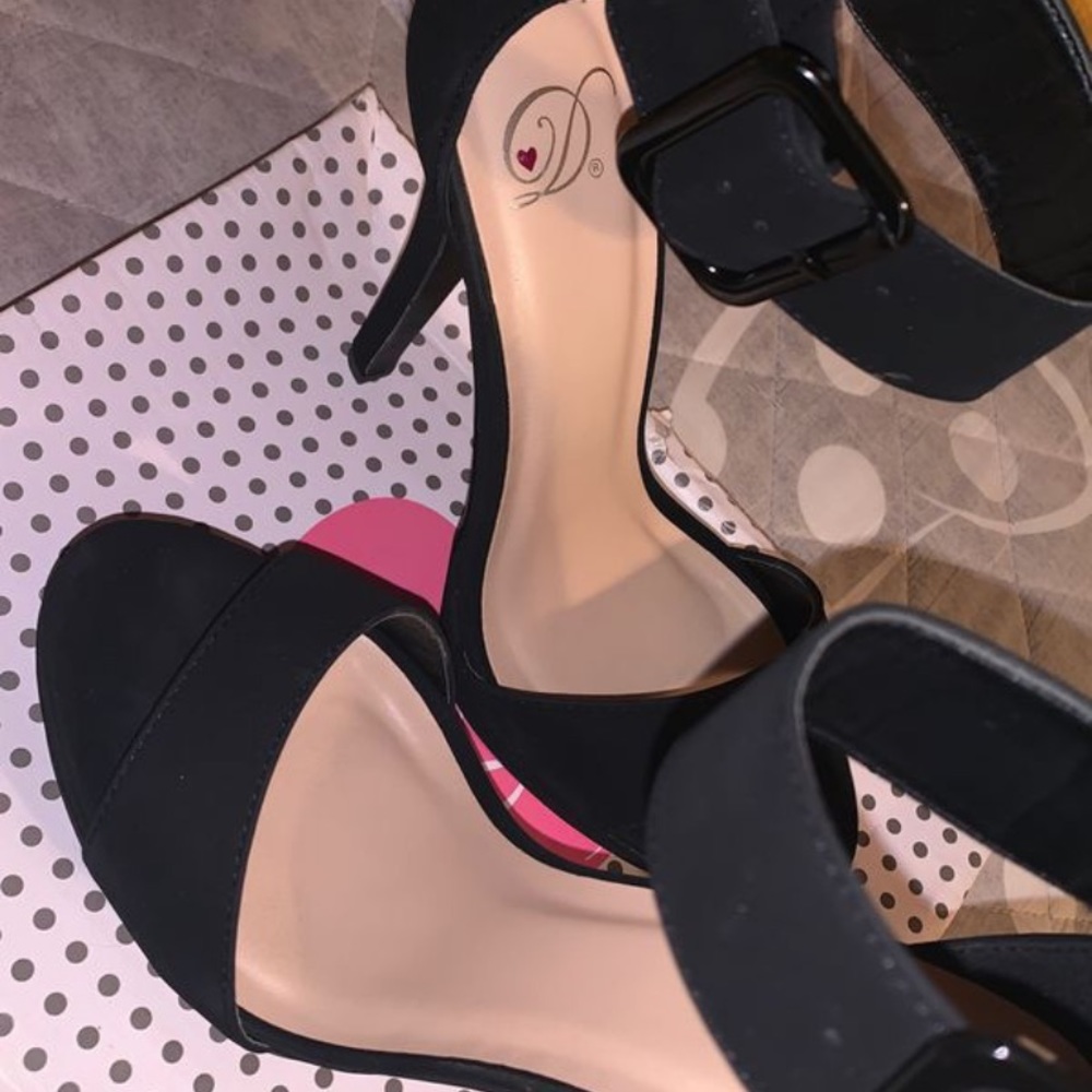 Brand new black heels